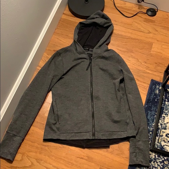 lululemon athletica Jackets & Blazers - women’s size 6 lululemon Athletica jacket